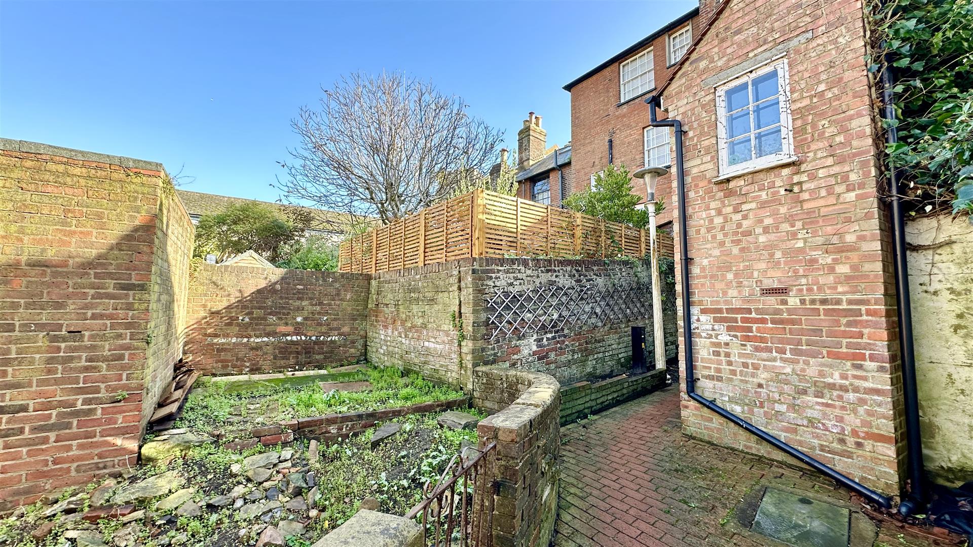 3 bed property in All Saints Street, Old Town, Hastings